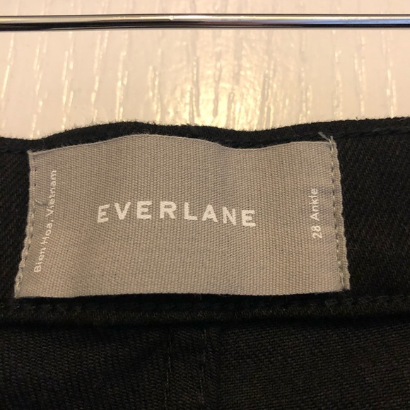 Everlane Cheeky Straight Jean - Picture 7 of 7